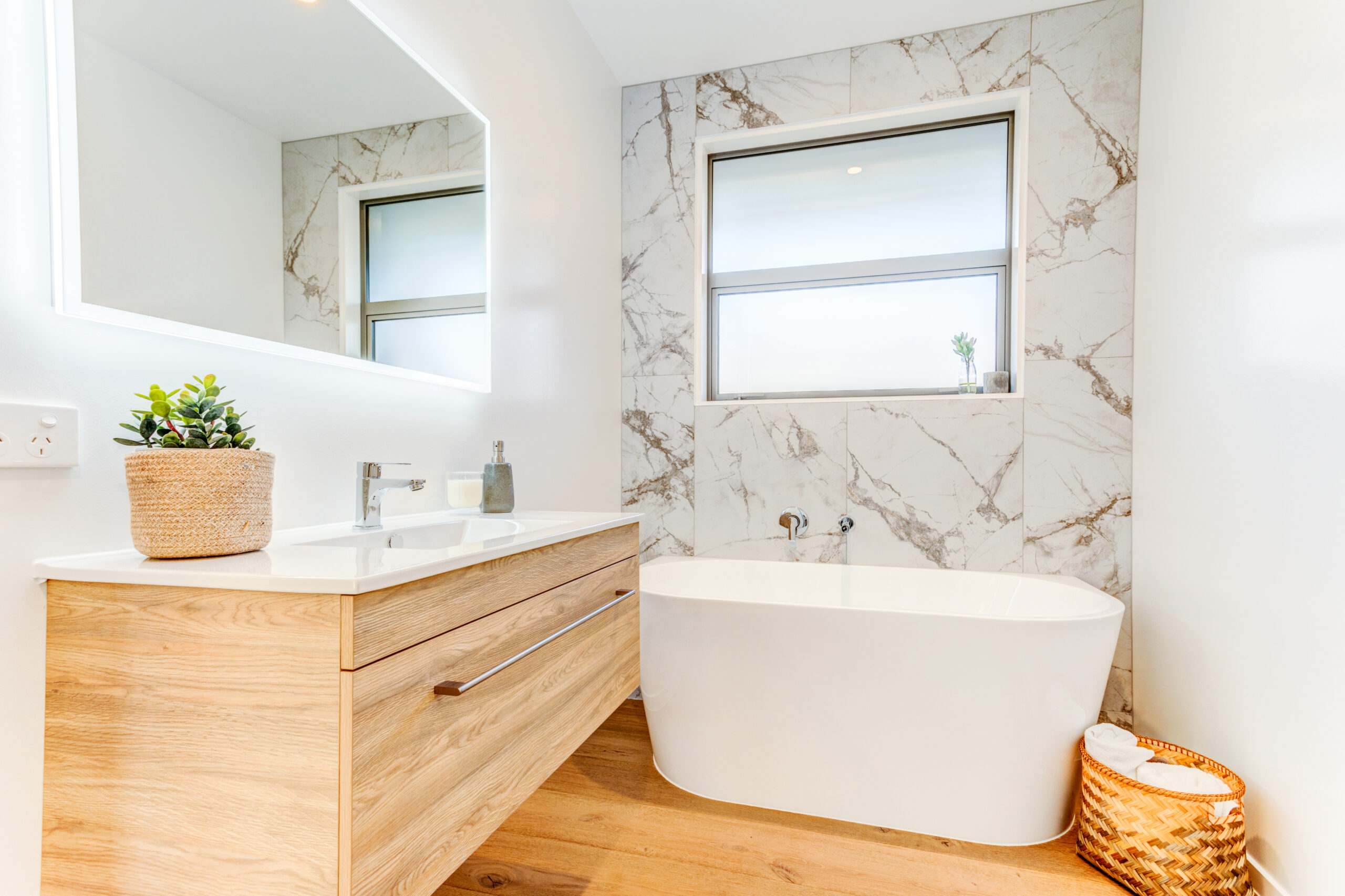 Luxe Range Home Banner Image